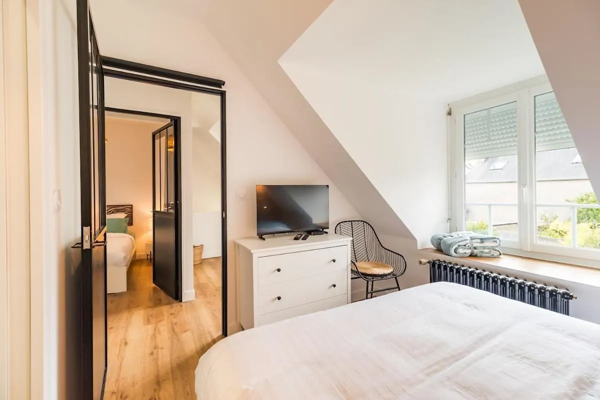 Holiday home Charmante Maison Sur Le Port Loguivy De La Mer Ploubazlanec